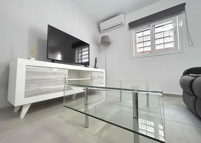 Modern Choice For Couples In Good Location *