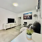 Апартаменты Cyv - Modern Choice For Couples In Good Location *