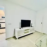 Cyv - Modern Choice For Couples In Good Location Апартаменты Фуэнхирола