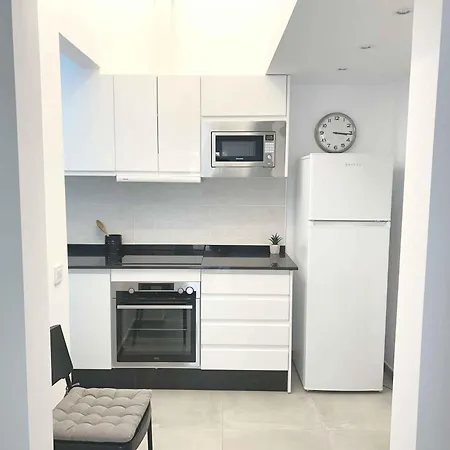 Apartment Modern Choice For Couples In Good Location *