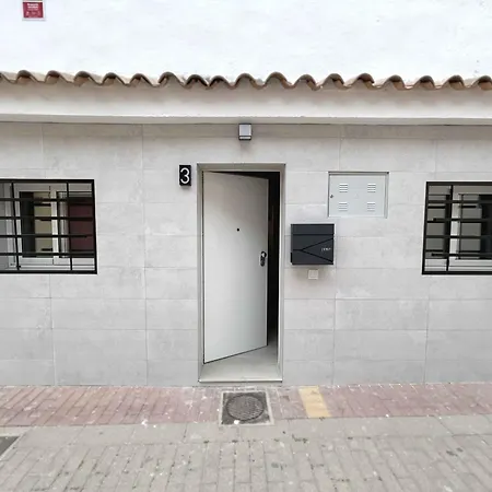 Apartment Modern Choice For Couples In Good Location *