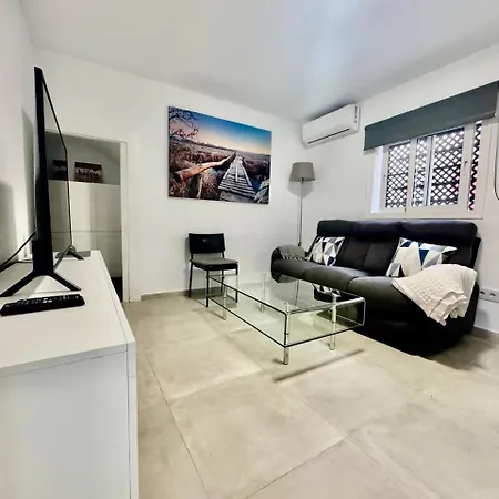 Cyv - Modern Choice For Couples In Good Location アパート フエンヒロラ