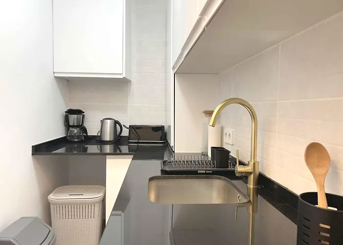 Modern Choice For Couples In Good Location Apartment *