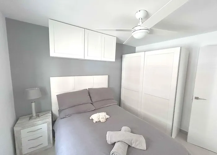 Modern Choice For Couples In Good Location Fuengirola