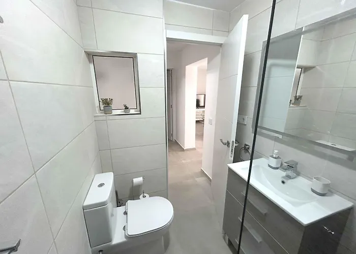 Modern Choice For Couples In Good Location Fuengirola