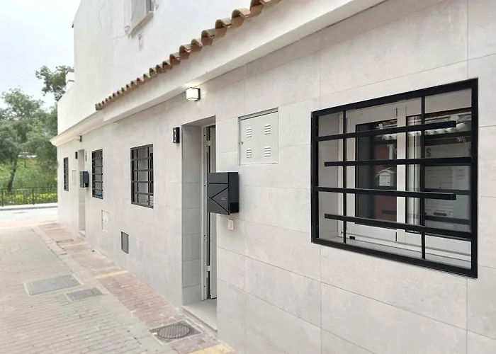 Modern Choice For Couples In Good Location *