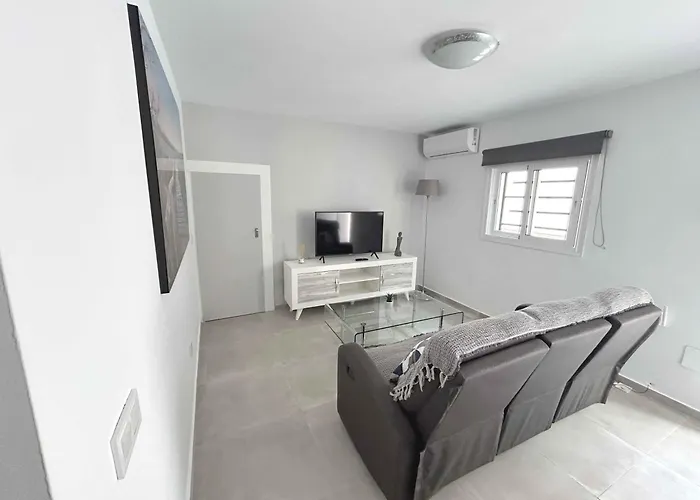 Modern Choice For Couples In Good Location *