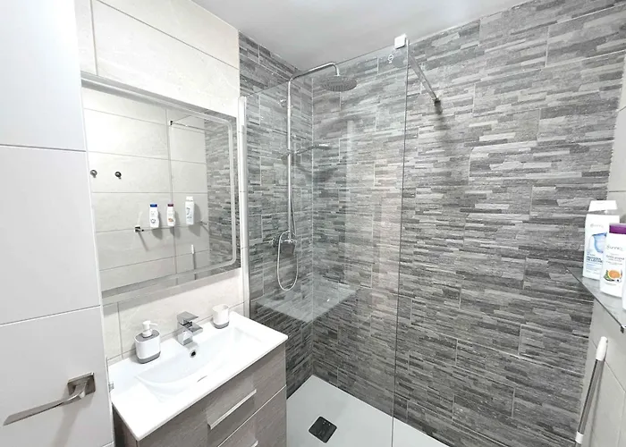 Modern Choice For Couples In Good Location *