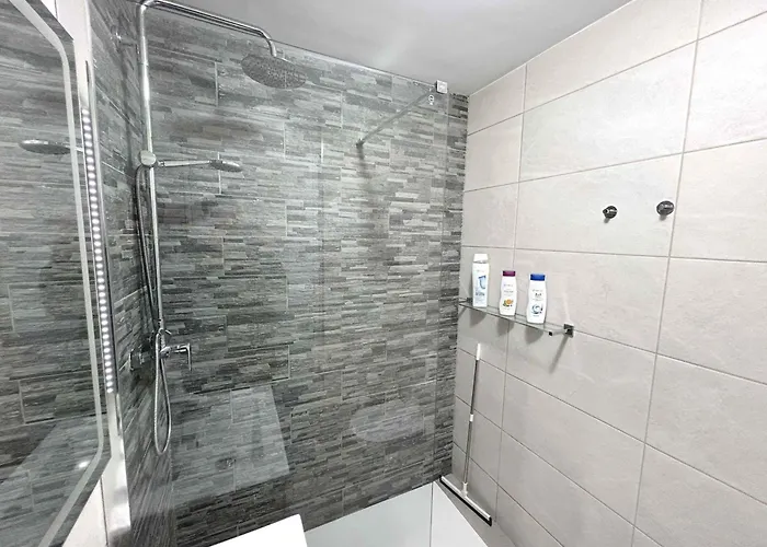 Modern Choice For Couples In Good Location Fuengirola