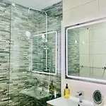 Cyv - Modern Choice For Couples In Good Location * フエンヒロラ