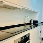 アパート Cyv - Modern Choice For Couples In Good Location フエンヒロラ